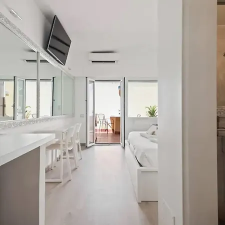 Hostme Flat Metro Spagna شقة *