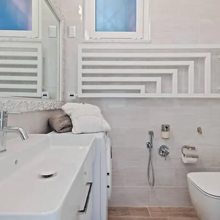 شقة Hostme Flat Metro Spagna
