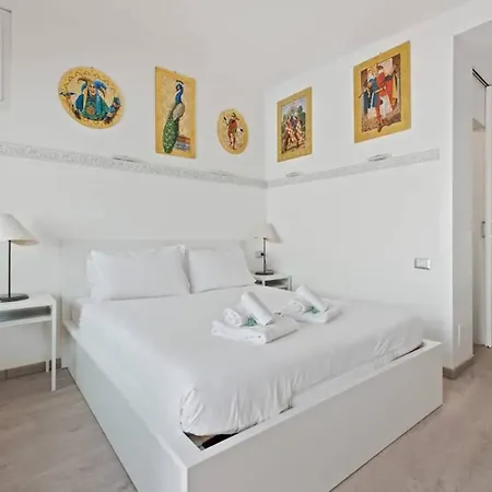 Hostme Flat Metro Spagna Apartment Rome