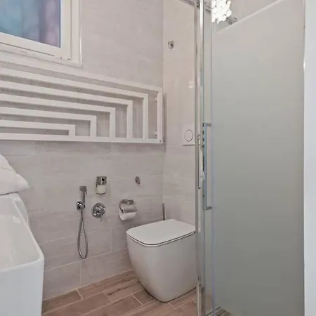 Hostme Flat Metro Spagna Apartment Rome