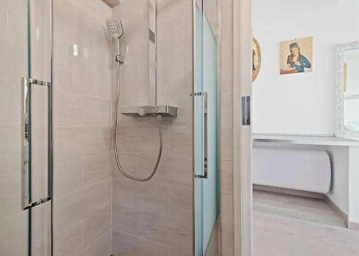 Hostme Flat Metro Spagna Apartament